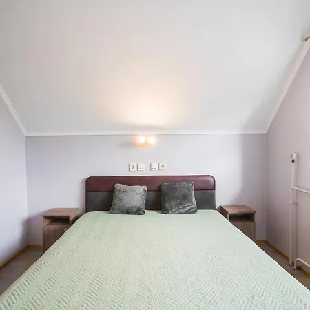 Csini Vendeghaz Гостевой дом Балатонфёльдвар