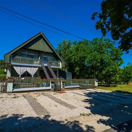 Gasthuis Csini Vendeghaz 3*