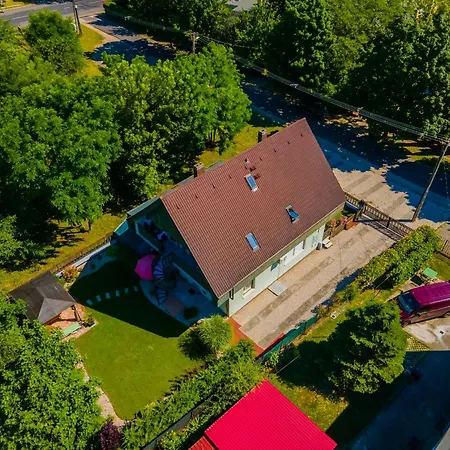 Csini Vendeghaz 招待所 Balatonföldvár