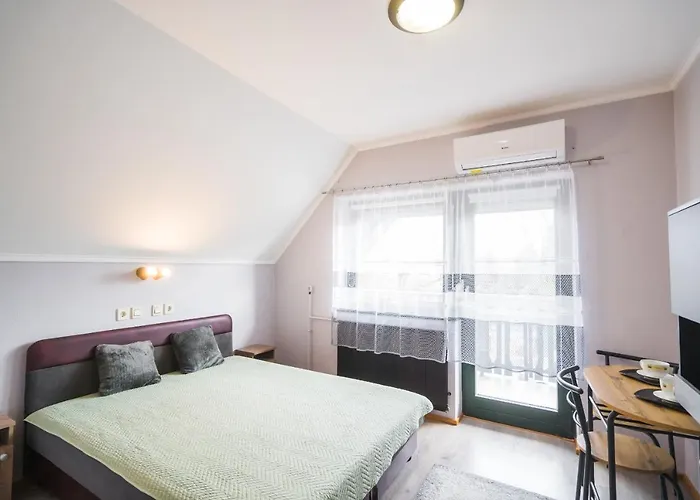 Csini Vendeghaz Affittacamere 3*