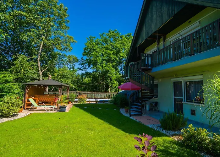 Csini Vendeghaz Affittacamere 3*