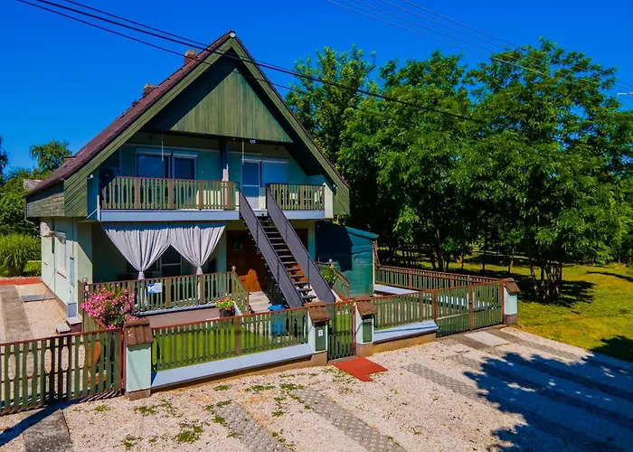 Csini Vendeghaz Affittacamere 3*